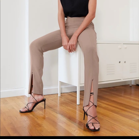 Aritzia Pants - Aritzia Babaton Rockwell Pants size 8 New with tags